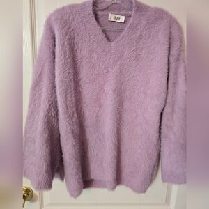 Women's V-Neck Sweater in Soft Purple